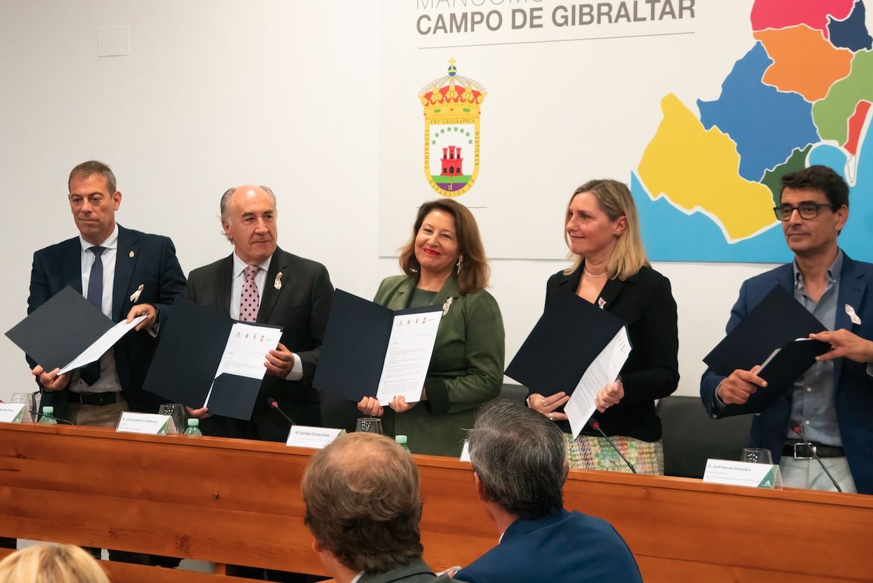 Firma de la dotación de las EDAR de Algeciras y La Línea con tratamientos terciarios | Ana Valle 