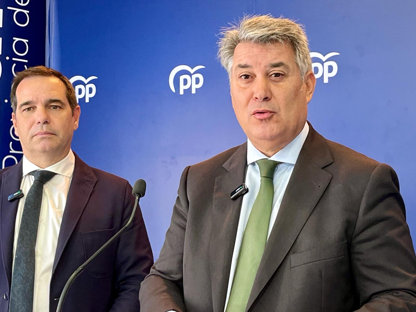 El PP de Cádiz pide a Ruiz Boix explicaciones por las adjudicaciones a una empresa de la trama Koldo.