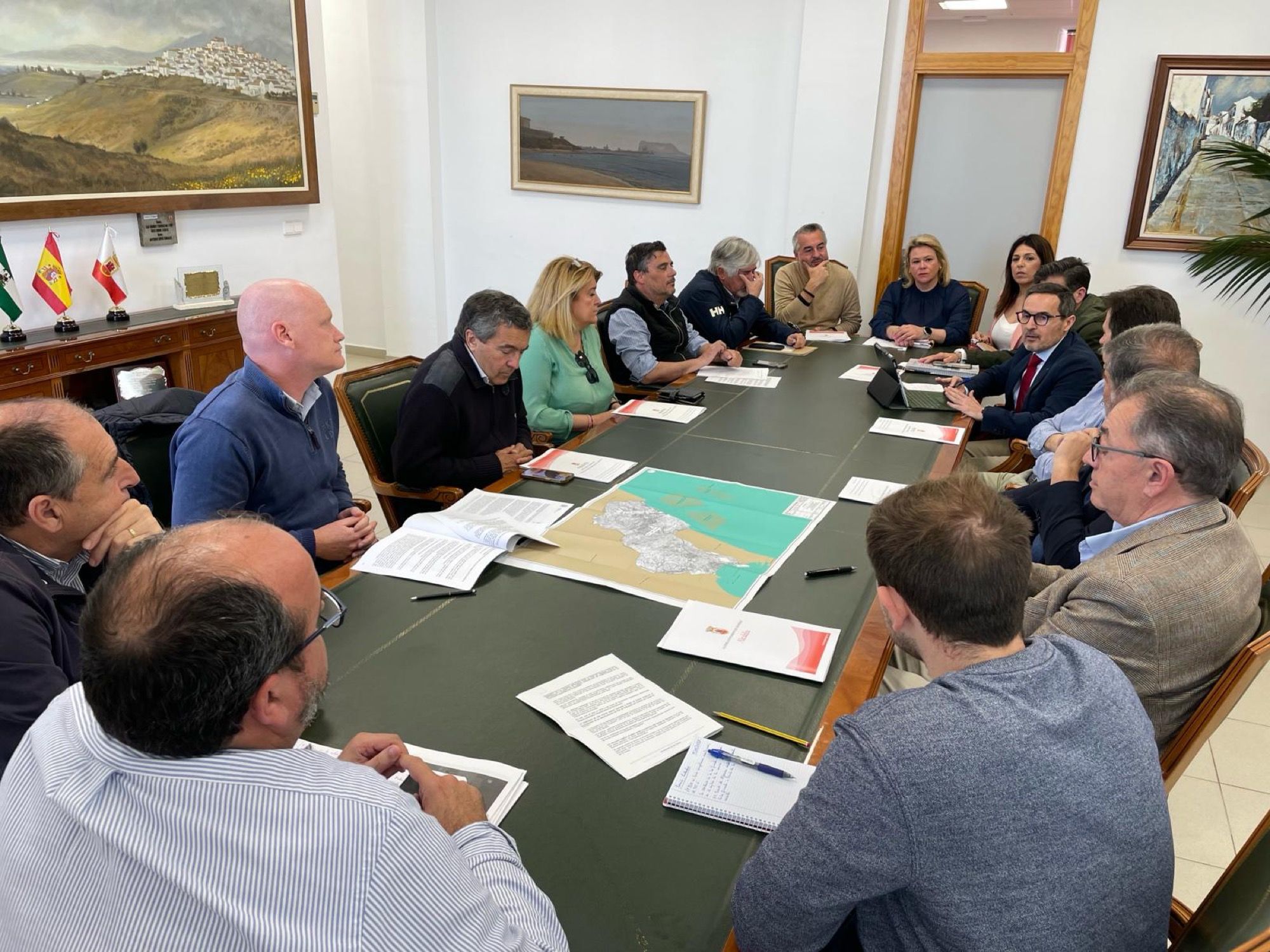El alcalde de San Roque rechaza la pretensión de un fondeadero de buques en la costa del municipio