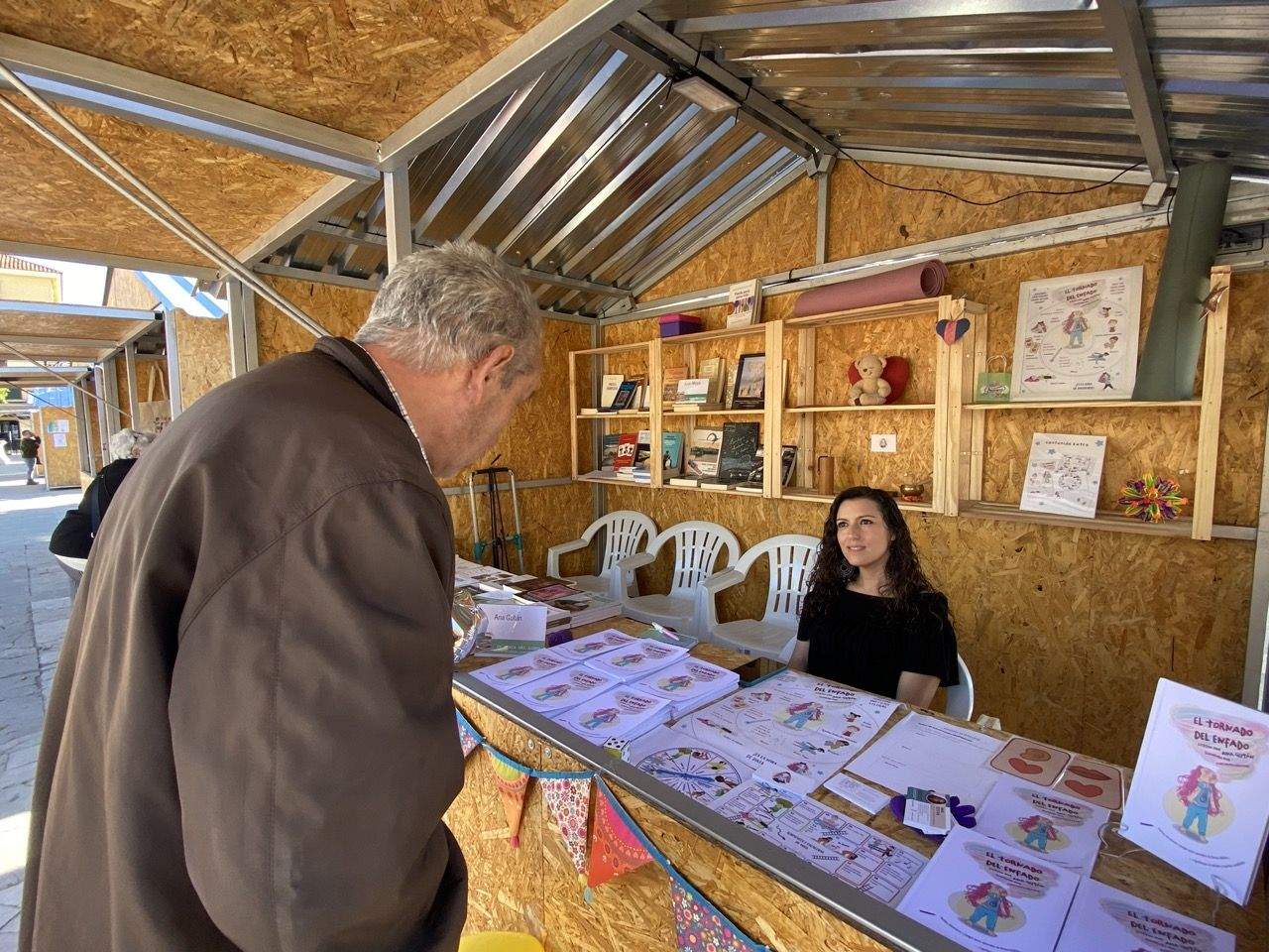 Imagen de archivo de la IV Feria del Libro de Los Barrios.Los Barrios celebra su Feria del Libro del 10 al 12 de abril en el Paseo de la Constitución