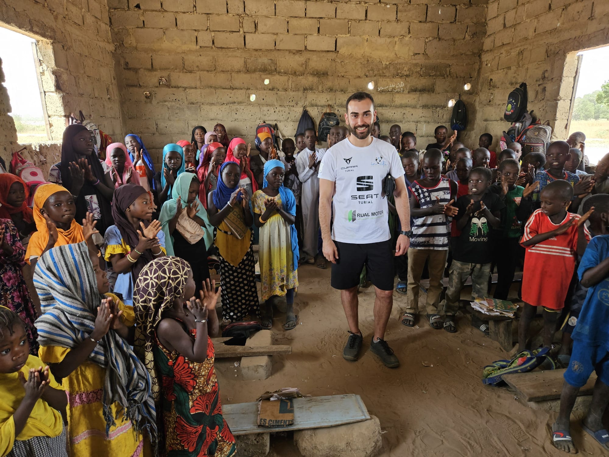 La aventura solidaria del joven linense Jairo Fernández en Senegal