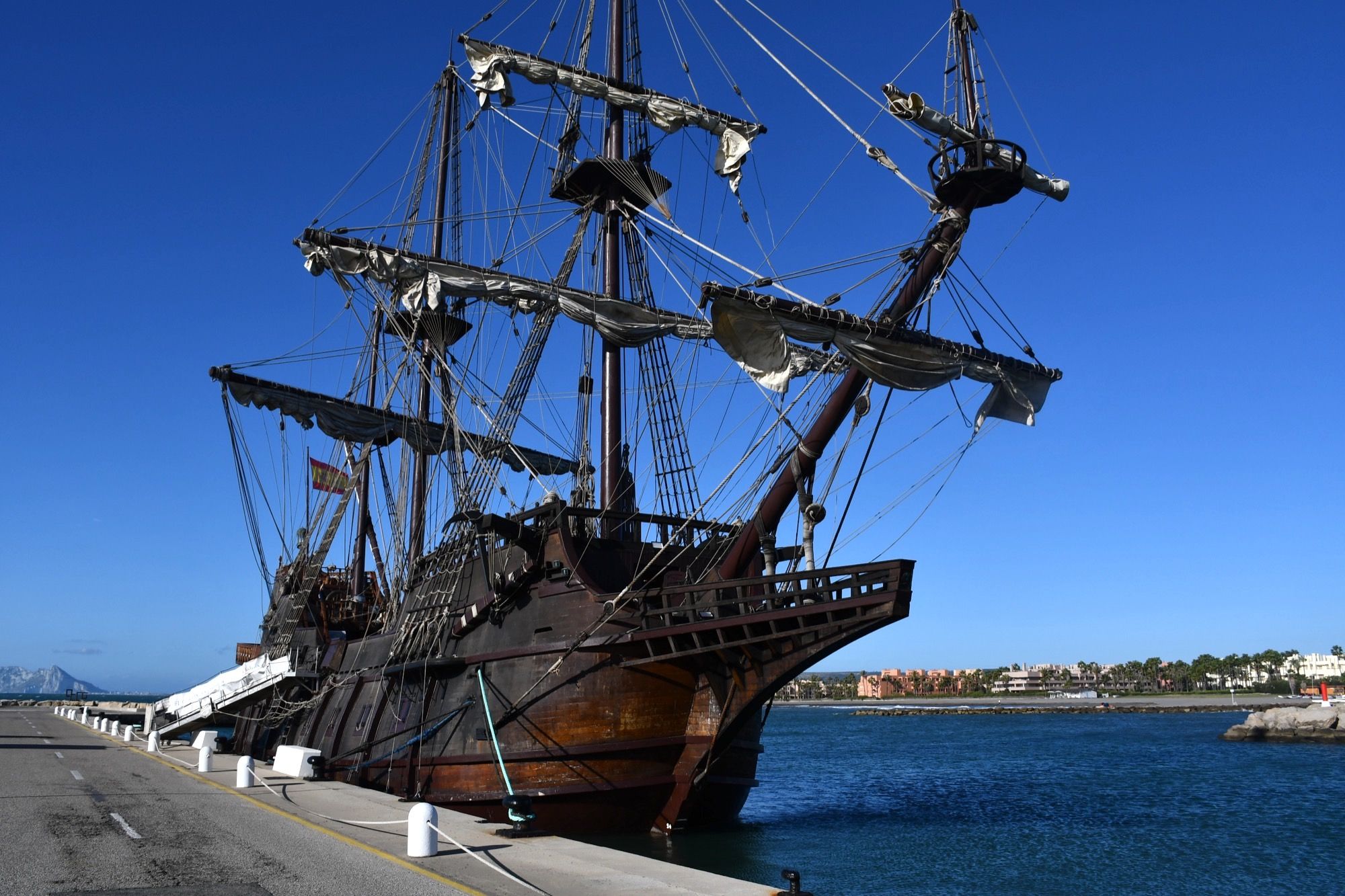 El Galeón Andalucía recala en Puerto Sotogrande y podrá visitarse hasta este domingo. 