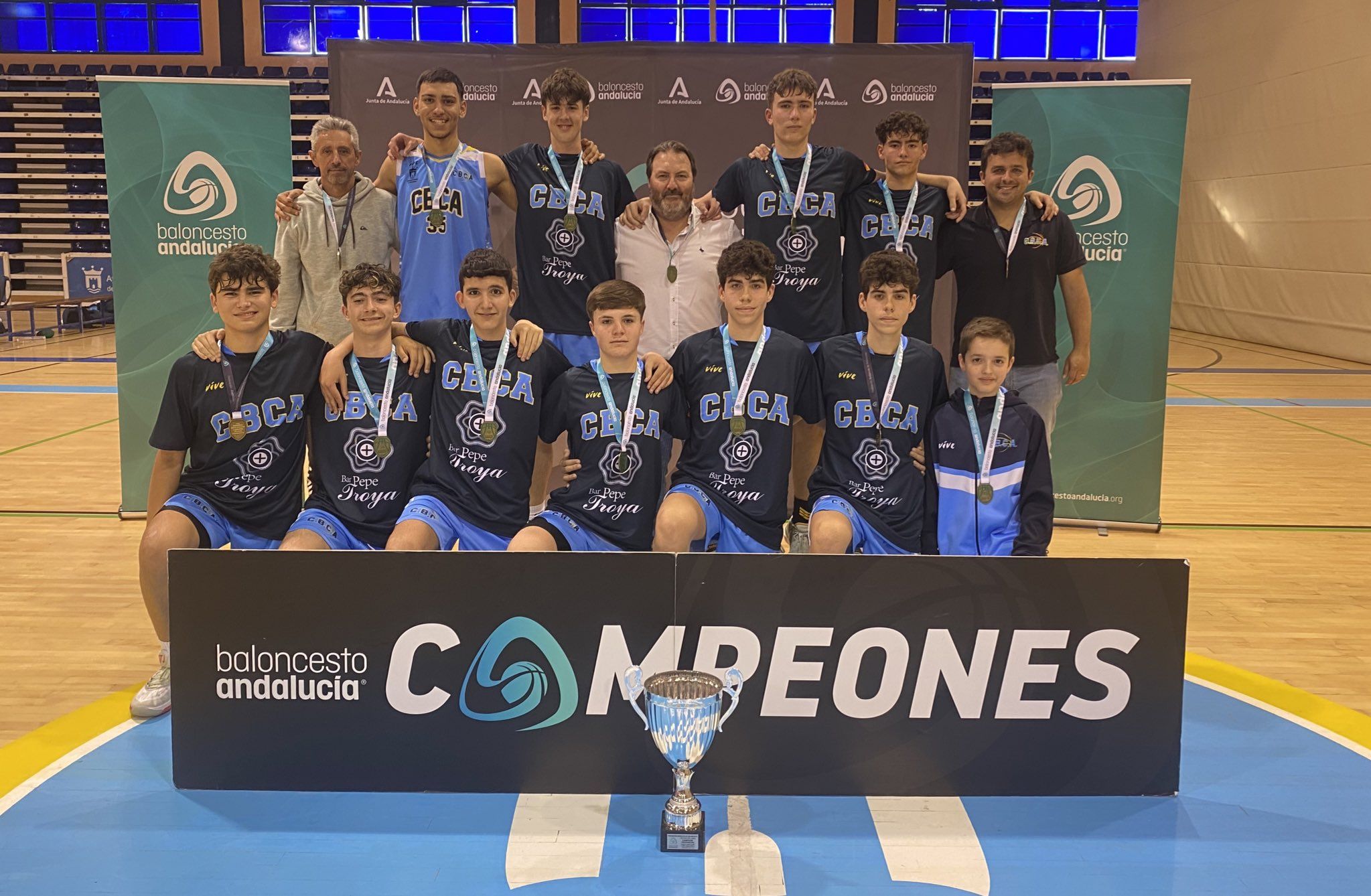 El equipo cadete masculino del CB Ciudad de Algeciras, campeón provincial en casa