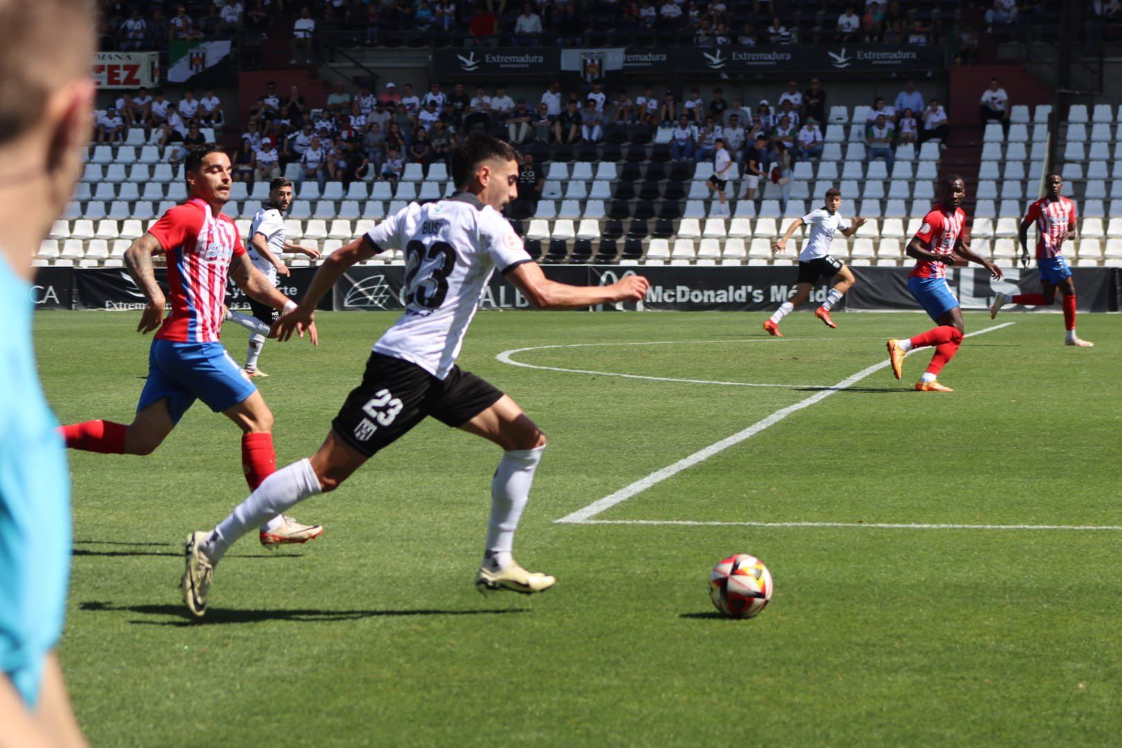 El Algeciras CF, superado por el Mérida tras el descanso, empieza a mira hacia abajo (3-1)/Foto: @Merida_AD
