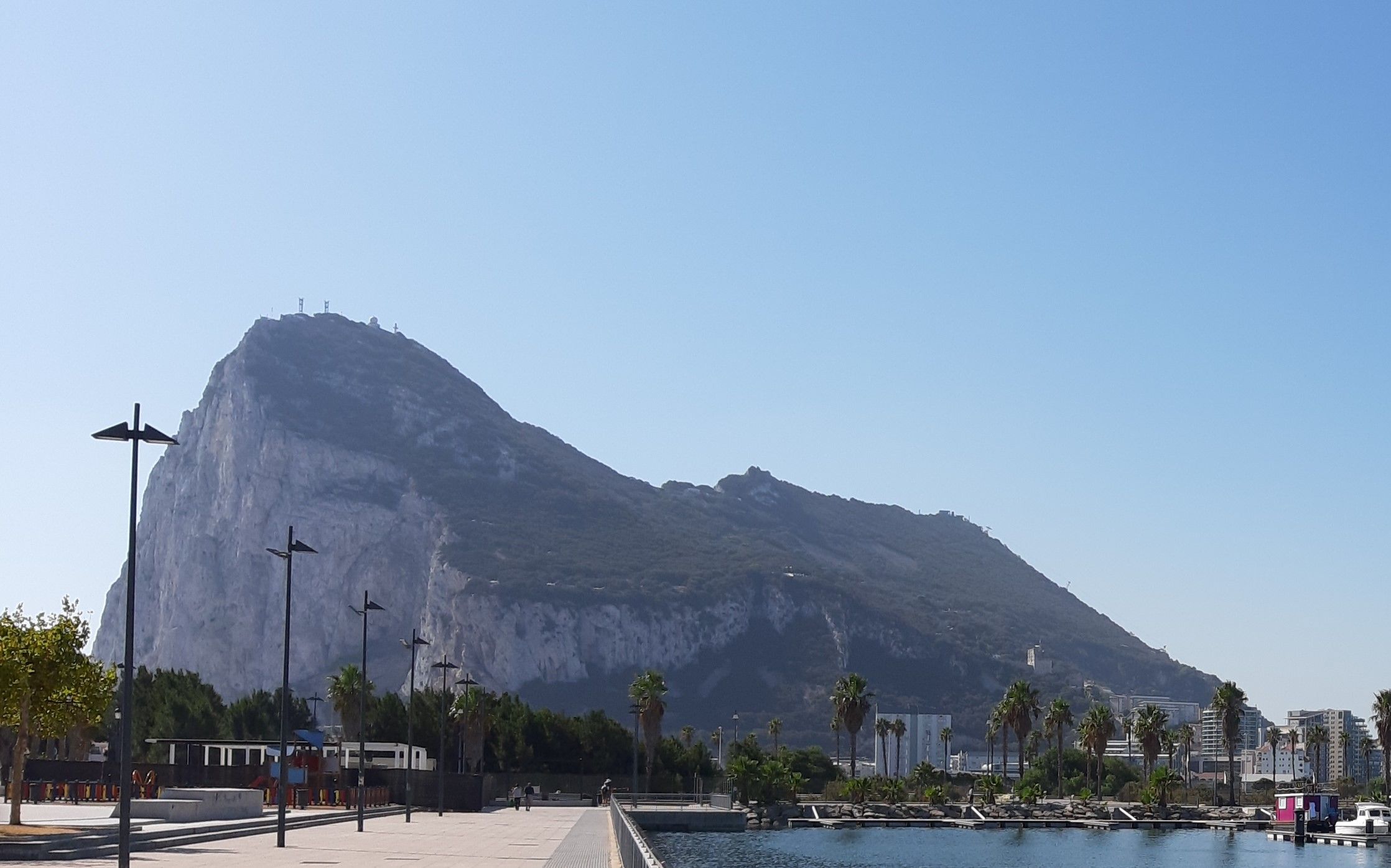 La Eurocámara rechaza retirar a Gibraltar de la lista de países de alto riesgo fiscal de la UE.