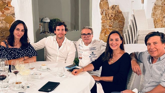 Tamara Falcó e Íñigo Onieva, en El Guadarnés, de San Roque. Tamara Falcó e Íñigo Onieva, en El Guadarnés, de San Roque.