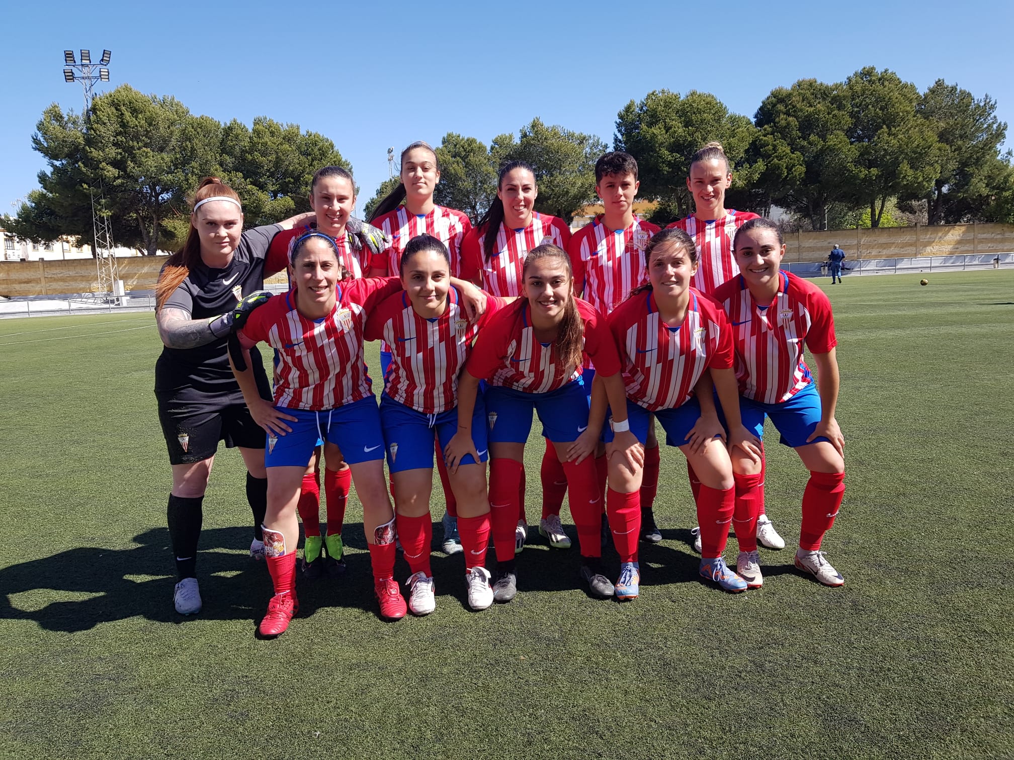 Formación de las féminas del Algeciras CF en casa del CD Pastora de San Fernando