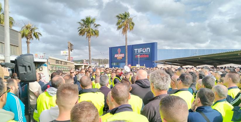 Un momento de la asamblea de los trabajadores de Acerinox.