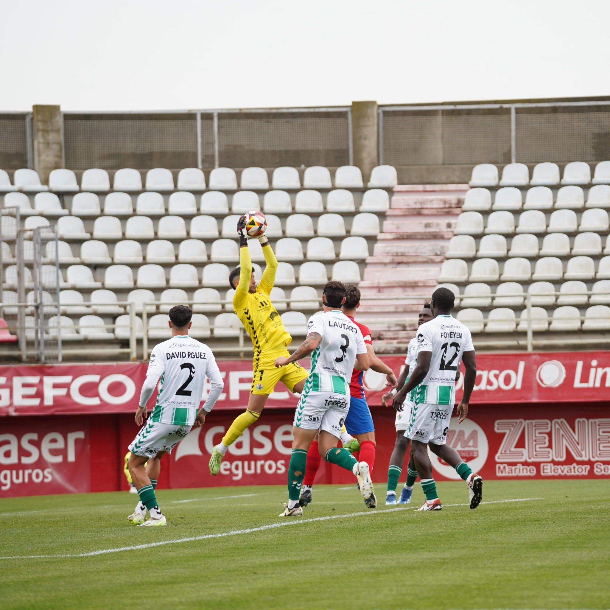 El Algeciras CF empieza a ver las 'orejas al lobo' pese a rozar la heroica (2-3) /Foto: ANTEQUERACF El Algeciras CF empieza a ver las 'orejas al lobo' pese a rozar la heroica (2-3) /Foto: ANTEQUERACF