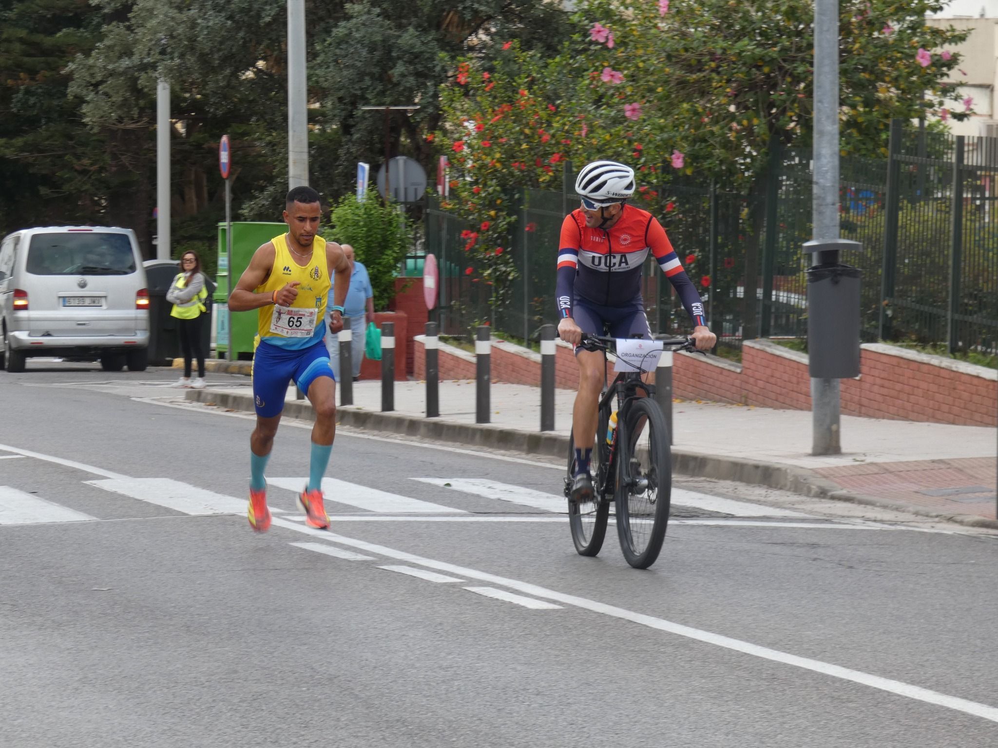 Mustapha Sabili -en la foto- y Fátima Porras, ambos del Bahía, ganan el 43º Cross María Auxiliadora