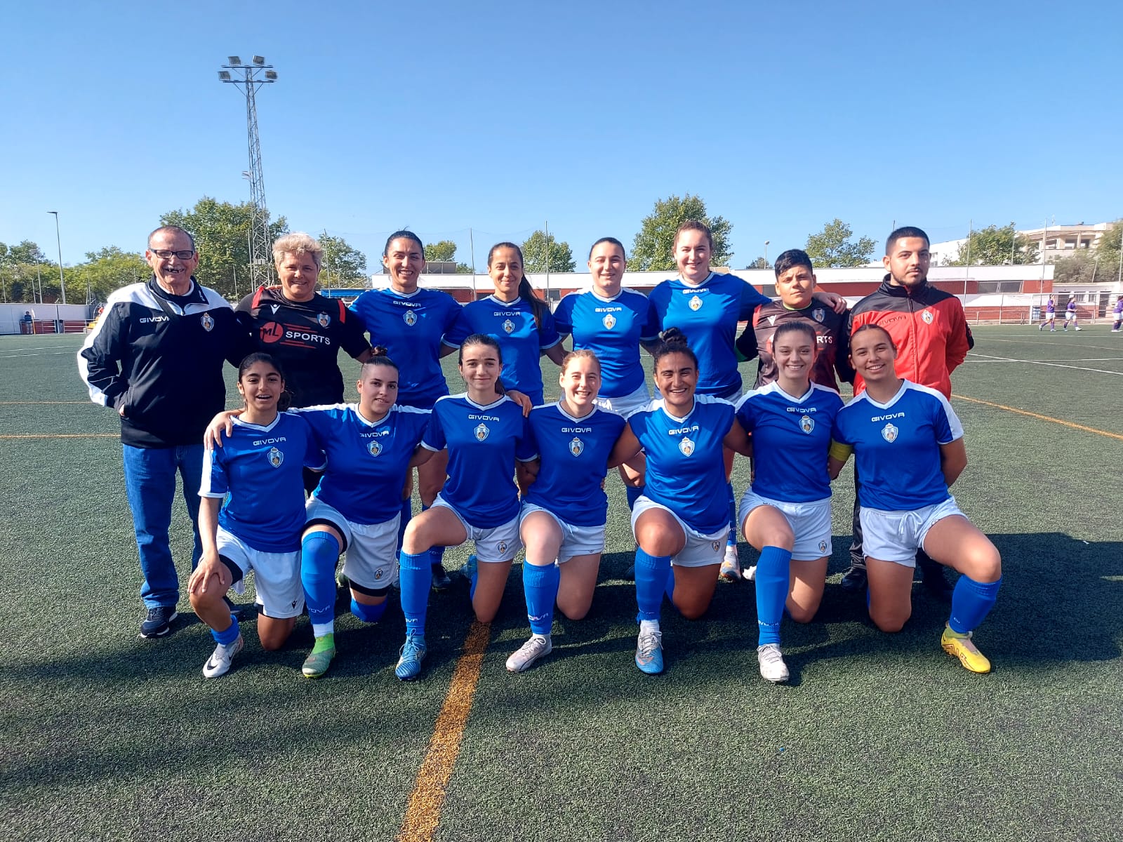 Las jugadoras del Linense FC Bolivia, en Sanlúcar de Barrameda, donde han ganado por 2-4 con 'hat-trick' de Joelle Gilbert