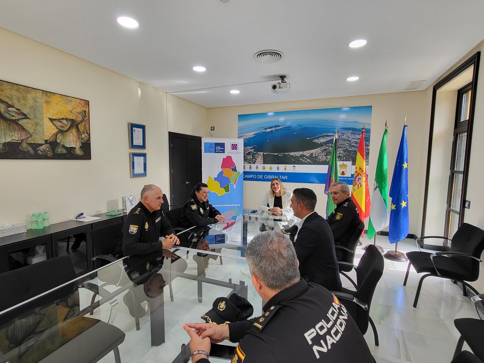 Mancomunidad mantiene un encuentro institucional con los Comisarios Jefes del CPN de Algeciras y La Línea