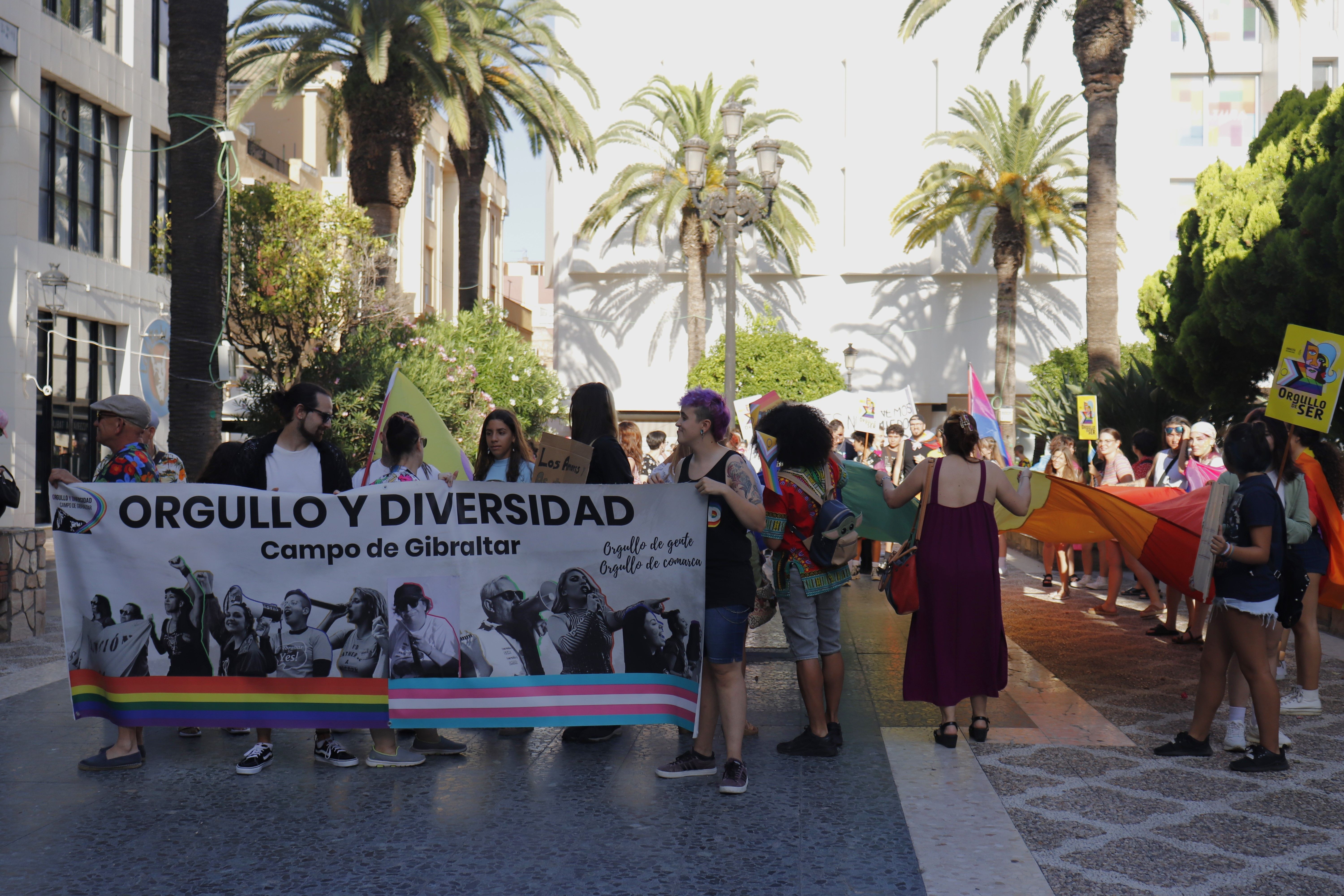 Orgullo y Diversidad Campo de Gibraltar reclama secciones LGTBI en las bibliotecas municipales.