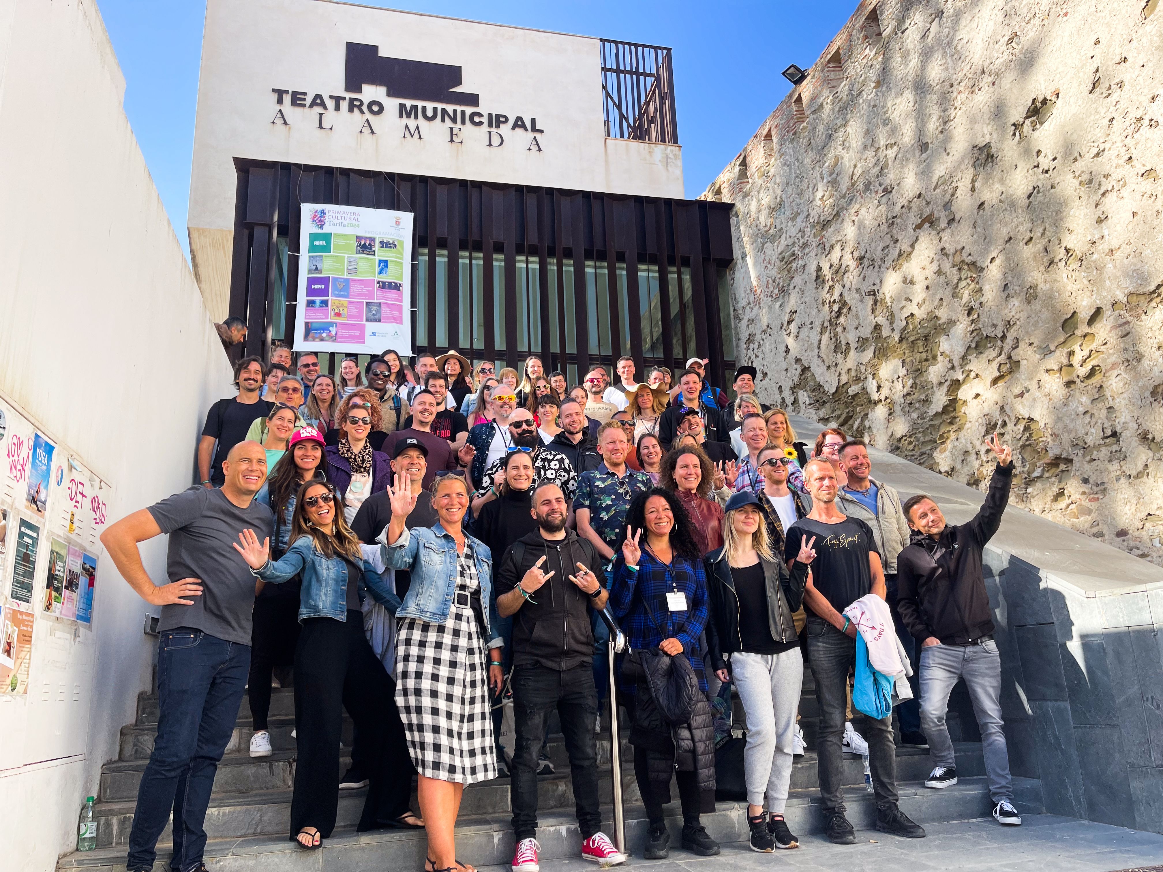 Miembros de NomadBase en el Teatro Municipal de Tarifa.