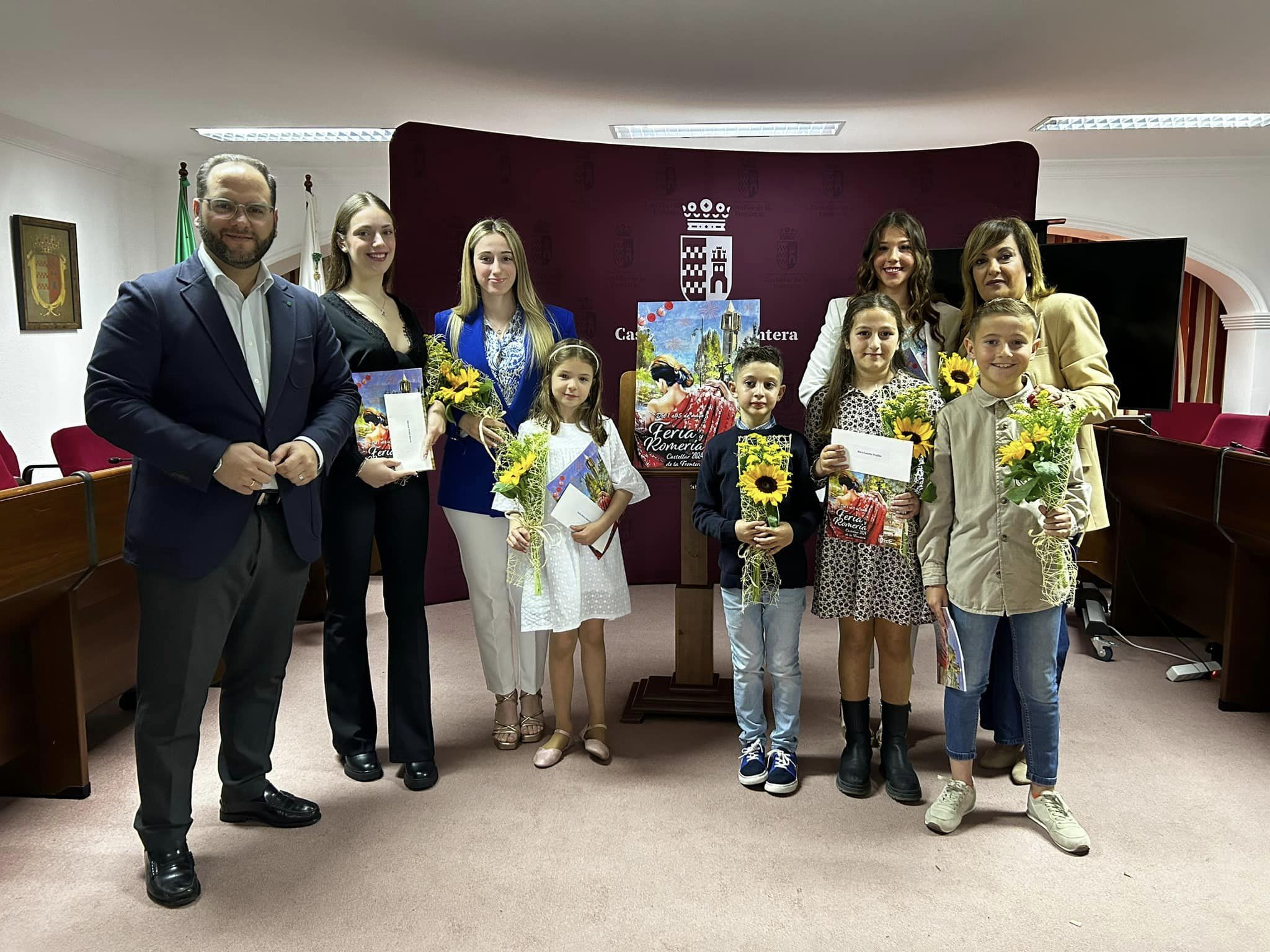 Presentada la revista y el cartel de la Feria de Castellar de la Frontera 2024.