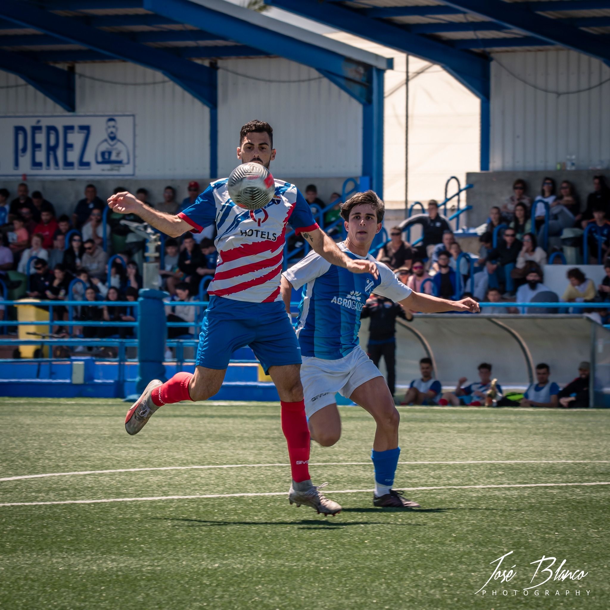 La UD Tarifa merece ganar en Chipiona y el 2-2 le acerca algo más a la permanencia/Foto: @JOSE BLANCO Photography