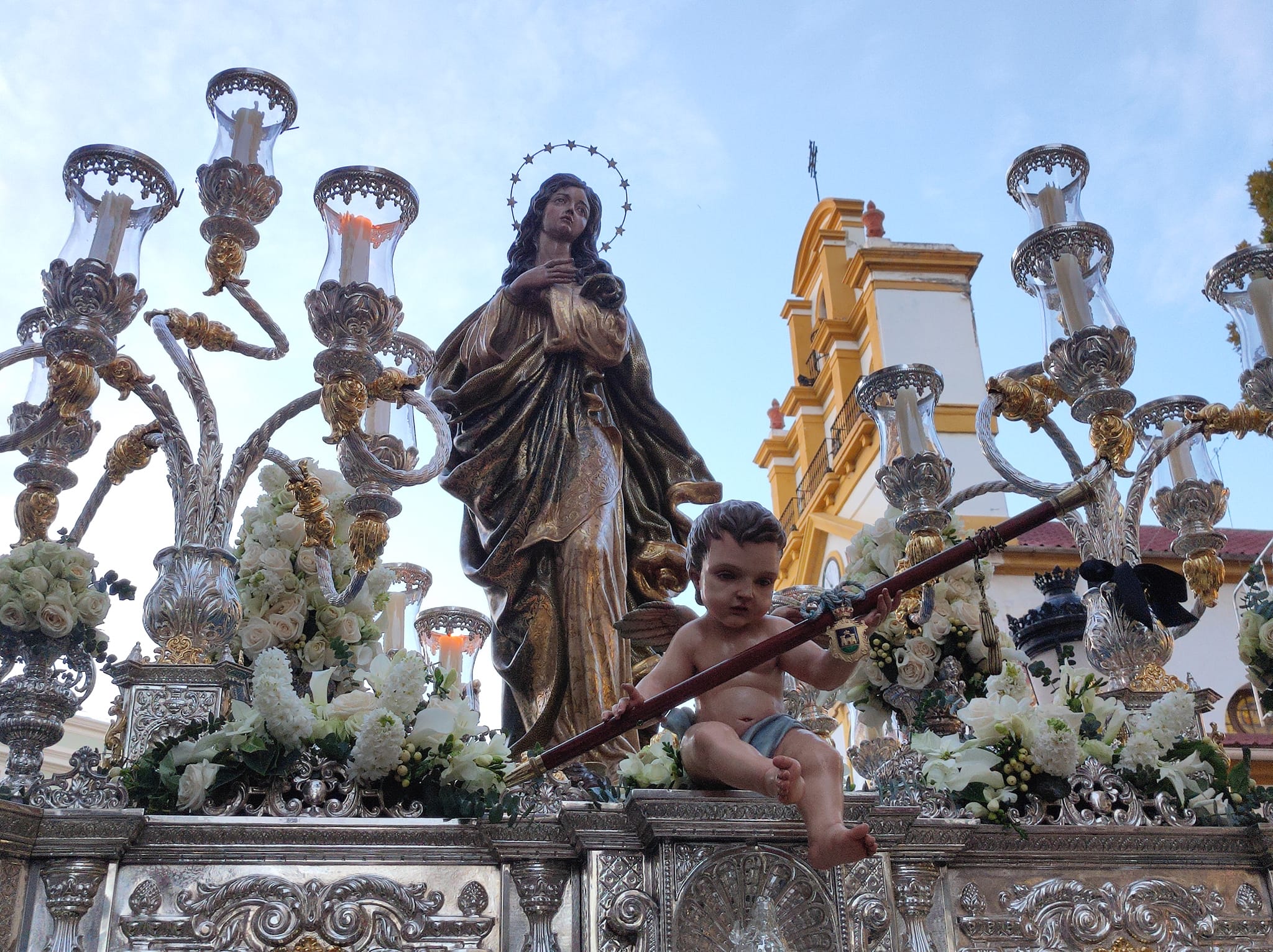 La falta de subvención deja a La Línea sin la Magna. Foto: Salida de la Inmaculada Concepción. S.D. / 8Directo.