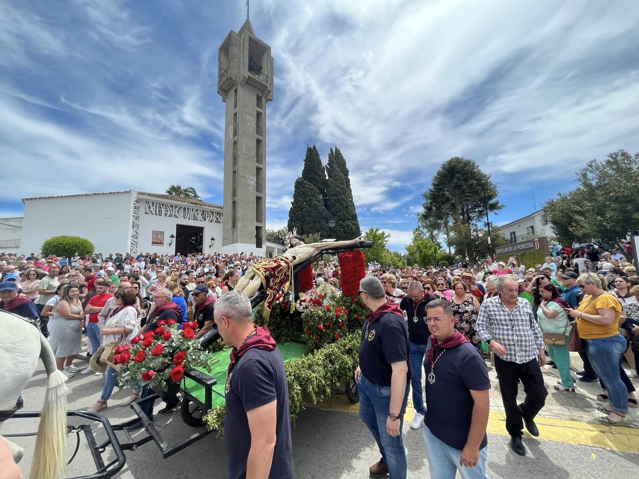 Castellar abraza al Cristo de la Almoraima en su tradicional Romería