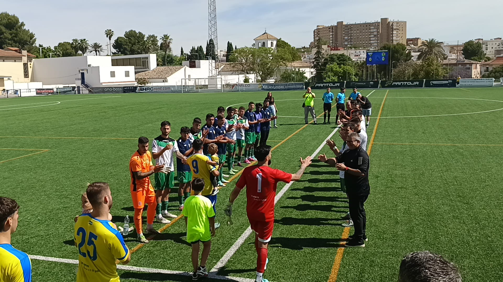 La UD Los Barrios se queda sin Copa en un partido loco en el 'San Sebastián' de Tomares (4-3)