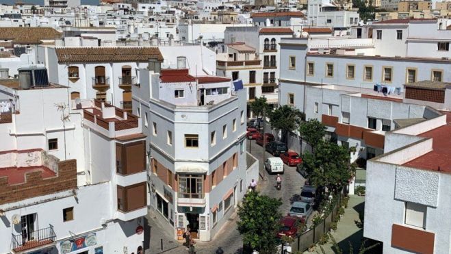 Las viviendas turísticas suponen ya el 14% del total en Tarifa. En esta imagen, viviendas en el casco histórico de Tarifa.