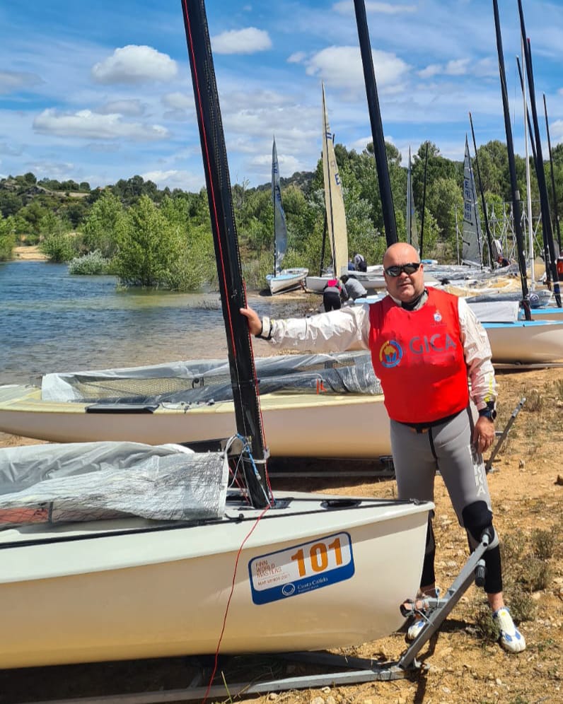 Jiménez Galeote, del RCN La Línea, plata en la Copa de España Gran Máster de la clase Finn