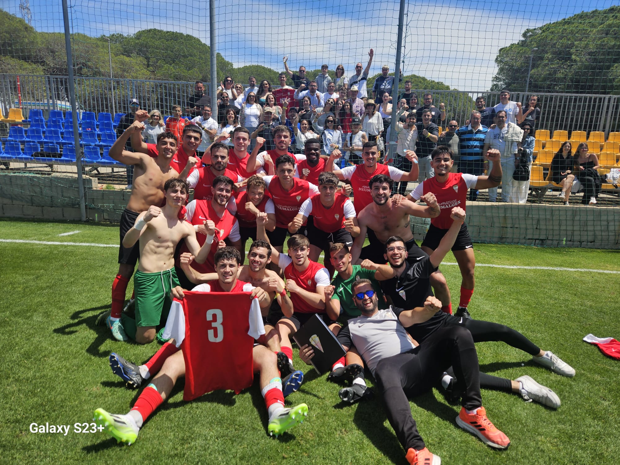 El Algeciras CF B golea al líder, el Cádiz C (1-3), y llega primero a la última jornada de liga