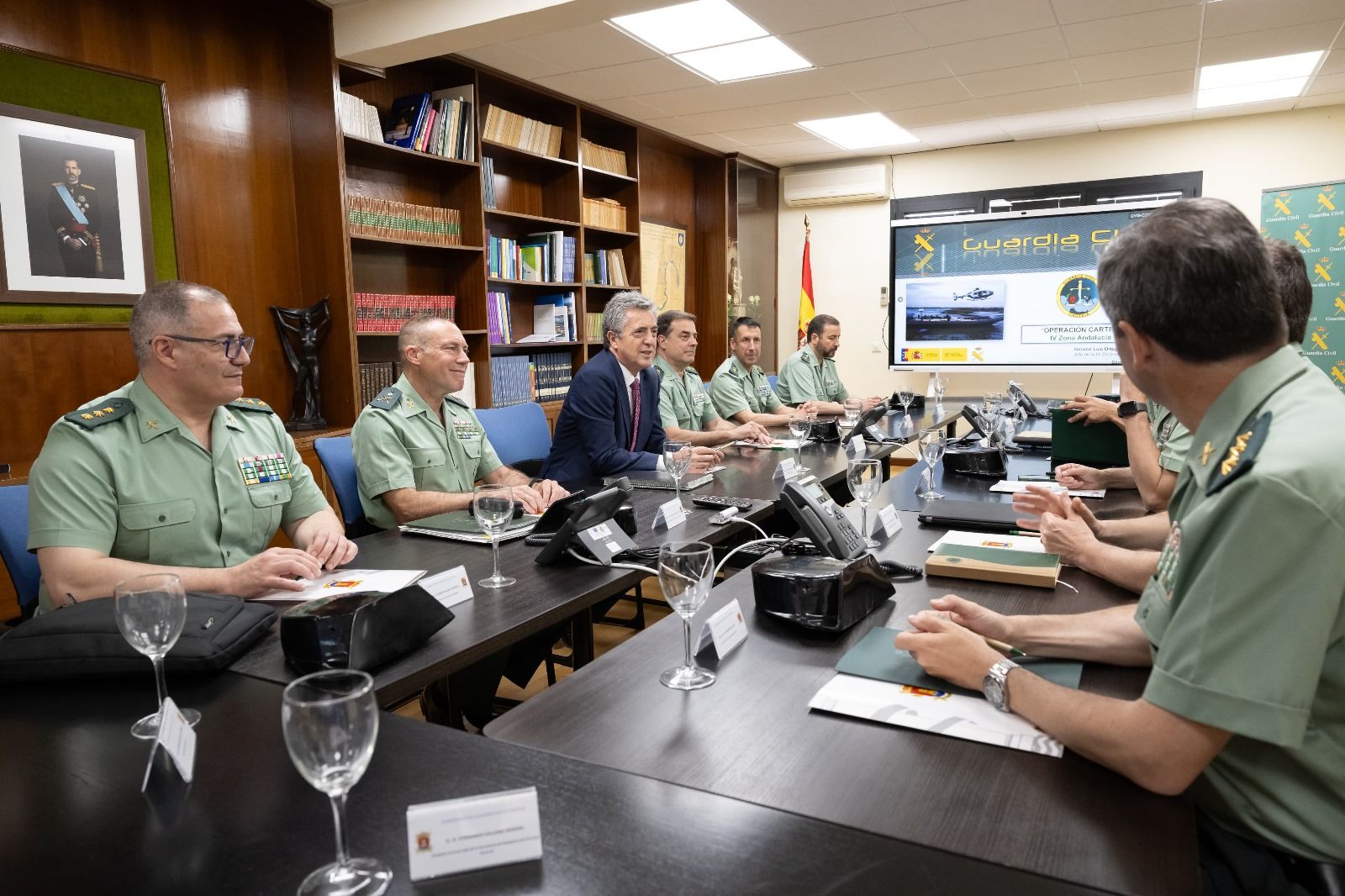 El director general de la Guardia Civil rechaza la vuelta de la unidad OCON-Sur al Estrecho.
