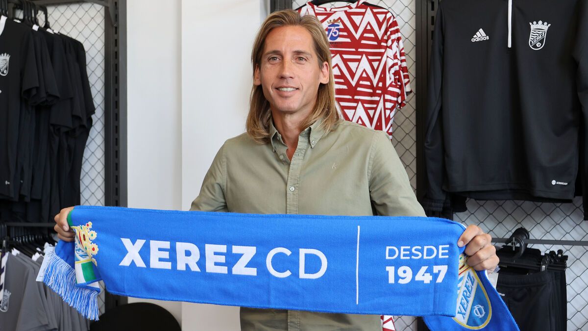 Carlos Checa sube, como técnico, a Segunda RFEF y varios ex comarcales caen a Tercera