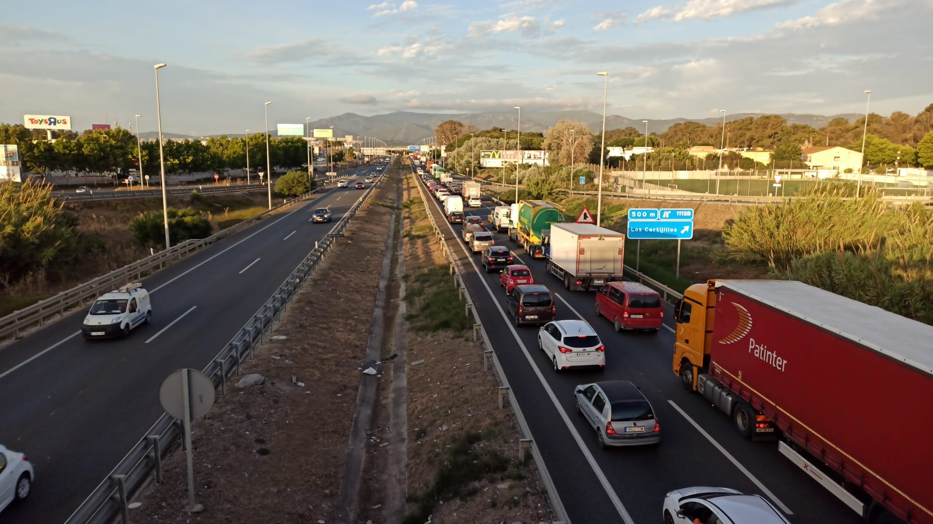 Retenciones causadas por el accidente en la mañana de este viernes.