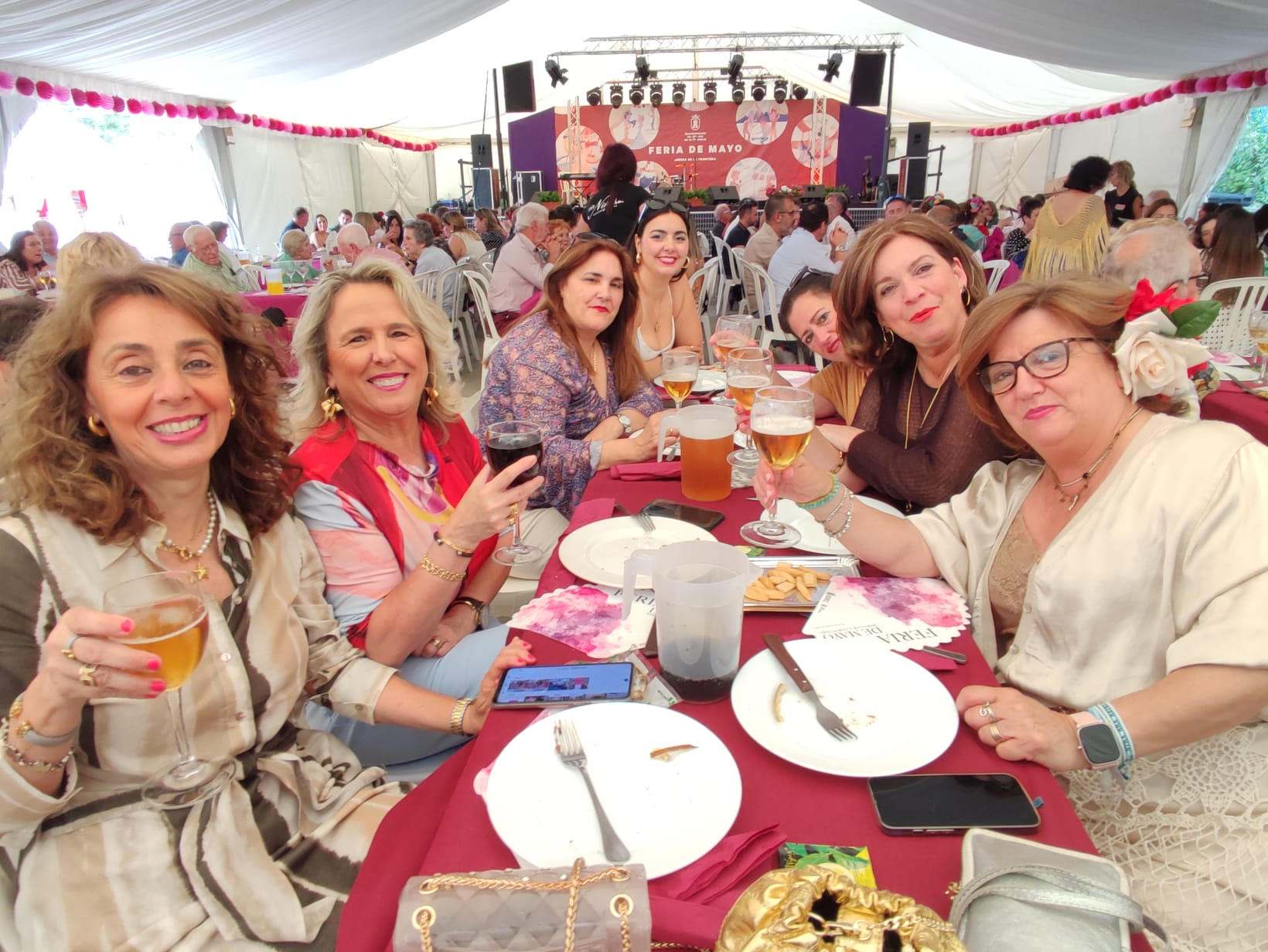 Jimena se vuelca con el inicio de su Feria de Mayo. Foto: 8Directo.