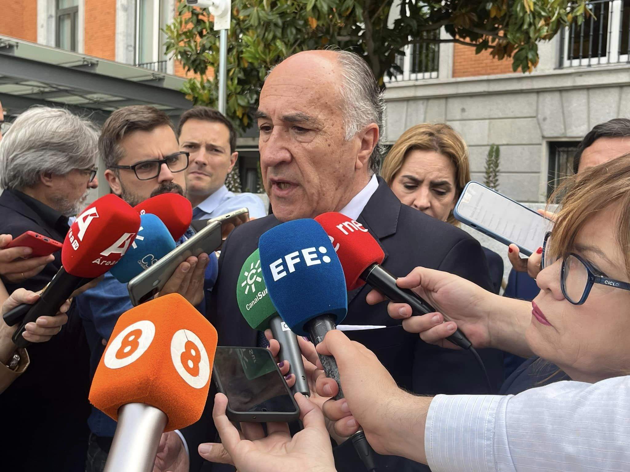 Landaluce, tras la reunión con el ministro Albares. Imagen de archivo. Foto: F.M. / 8Directo.