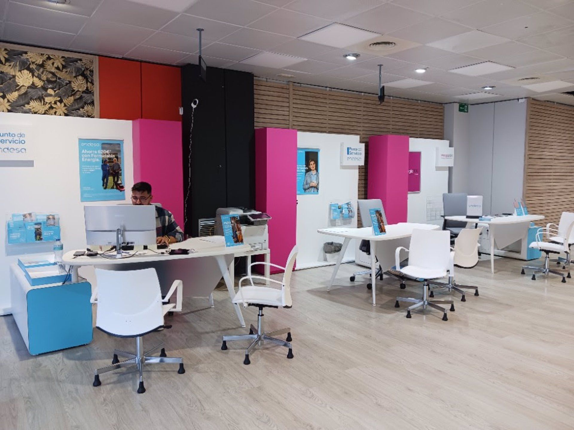 Endesa abre un segundo nuevo punto de atención comercial en Algeciras. Nuevo punto de atención comercial de Endesa en Algeciras - ENDESA.