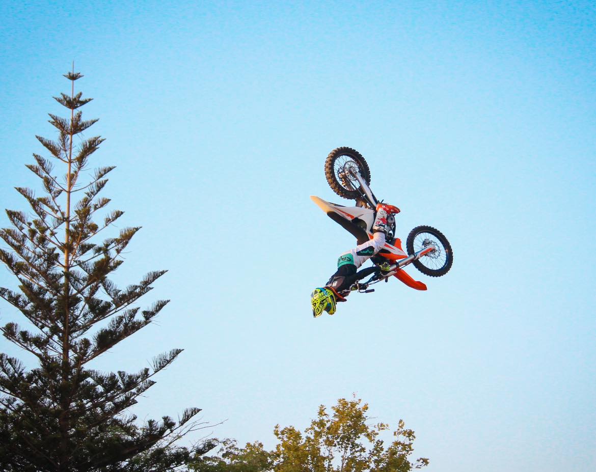 El piloto tres veces campeón del Mundo, Remi Bizouard, hará sus mejores 'trucos' en Algeciras