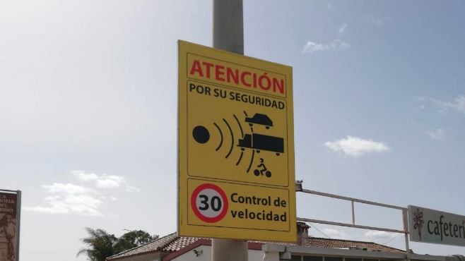 Señalización de radares (Foto: Ayuntamiento de La Línea).