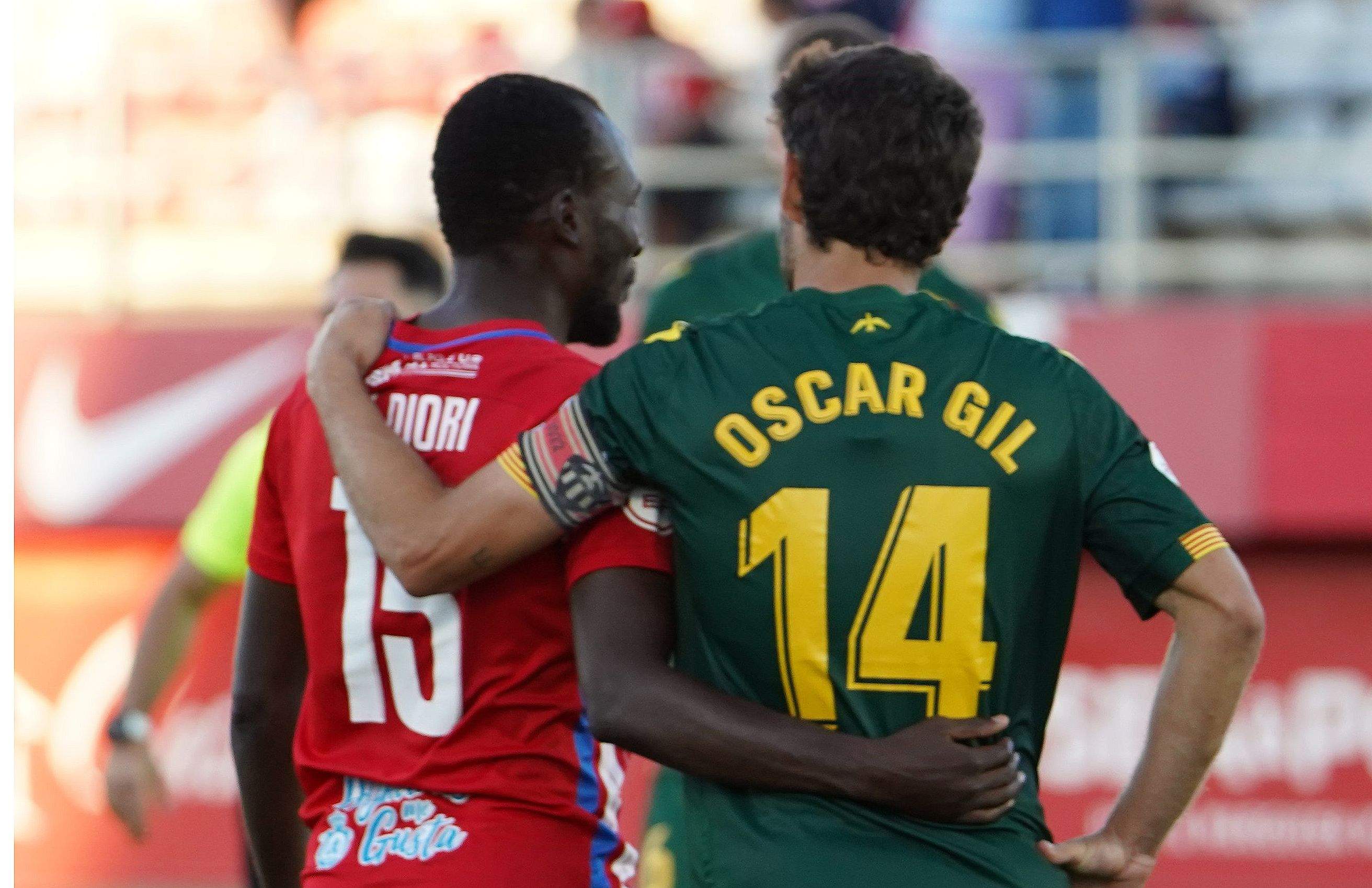 Lolo Escobar dice adiós a la afición del Algeciras CF sumando un punto ante el campeón (1-1) Lolo Escobar dice adiós a la afición del Algeciras CF sumando un punto ante el campeón (1-1)