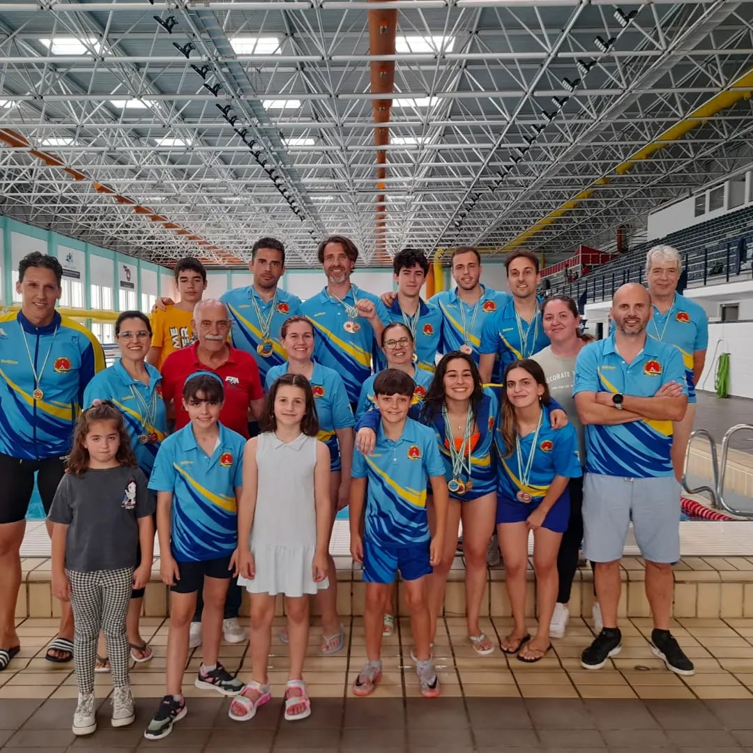 Los máster del CDN Ciudad de Algeciras brillan en Cádiz: 30 medallas, once de oro
