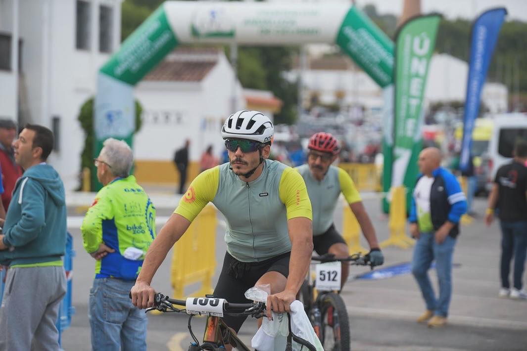 Castellar de la Frontera corona a los nuevos campeones andaluces de BTT Maratón. 