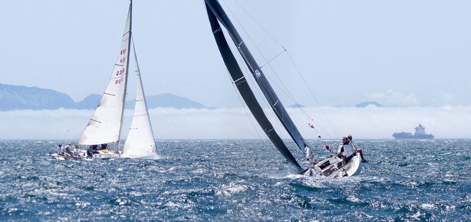 El fuerte viento, de hasta 80 kilómetros por hora, puede condicionar la Strait Challenge