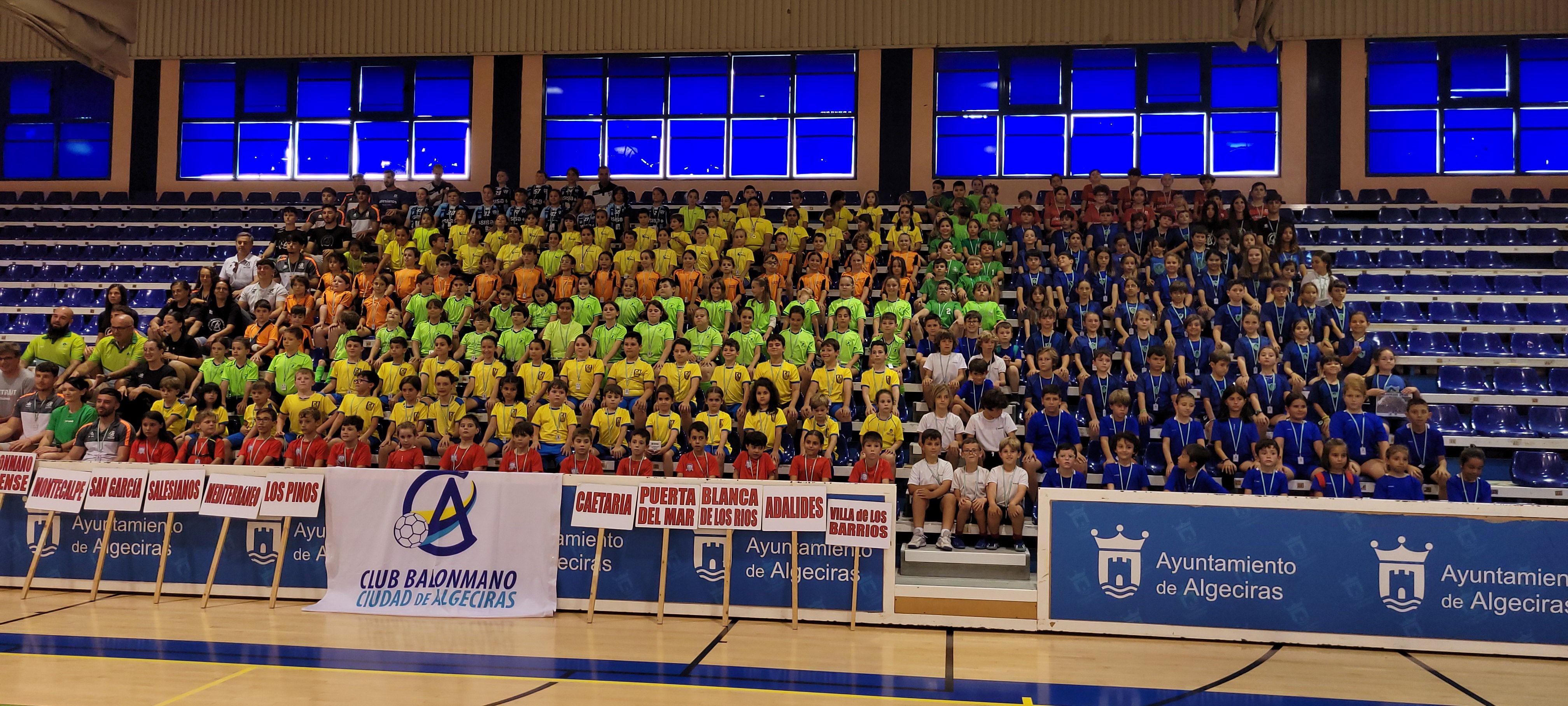 El BM Ciudad de Algeciras clausura las Escuelas de Balonmano-Juegos Municipales 'Delfín Muñoz'
