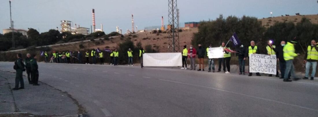 Manifestación en la refinería.