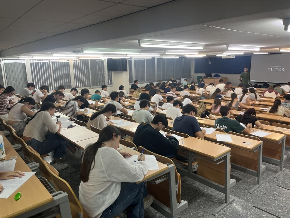 Alumnos durante las pruebas de Pevau en Algeciras. Foto: B. J. 
