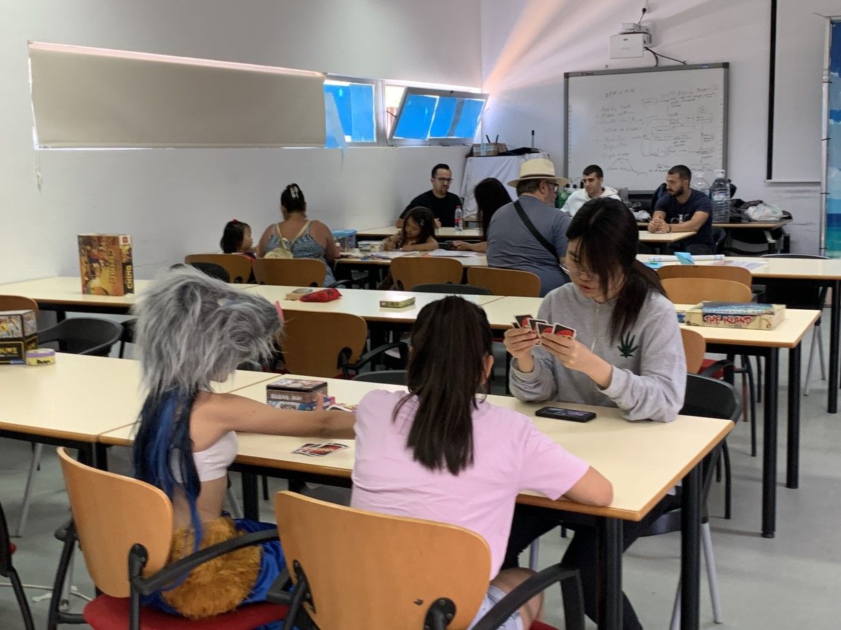 Medio millar de jóvenes disfrutan del XII Orgullo Friki en la Casa de la Juventud