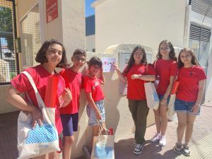 Alumnos del CEIP Santiago desarrollan un proyecto de señalización de comercios para niños con TEA.