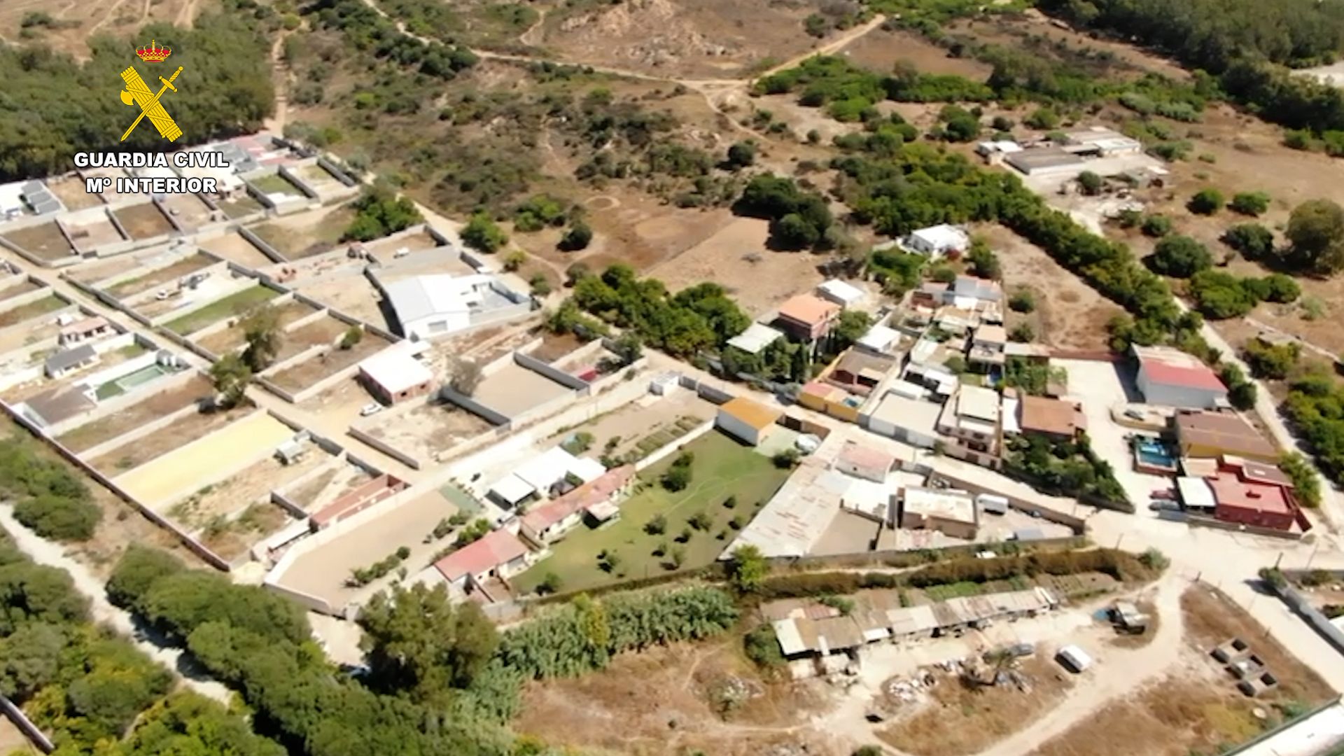 Detenido un extrabajador del Registro y un notario por las 120 parcelaciones ilegales en La Línea.