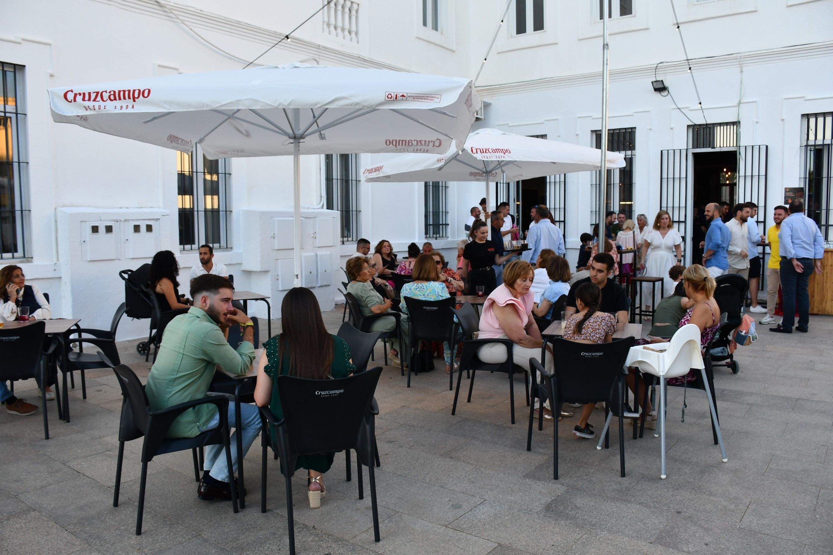 'Mapache Burger', un nuevo concepto de restaurante, abre en San Roque.