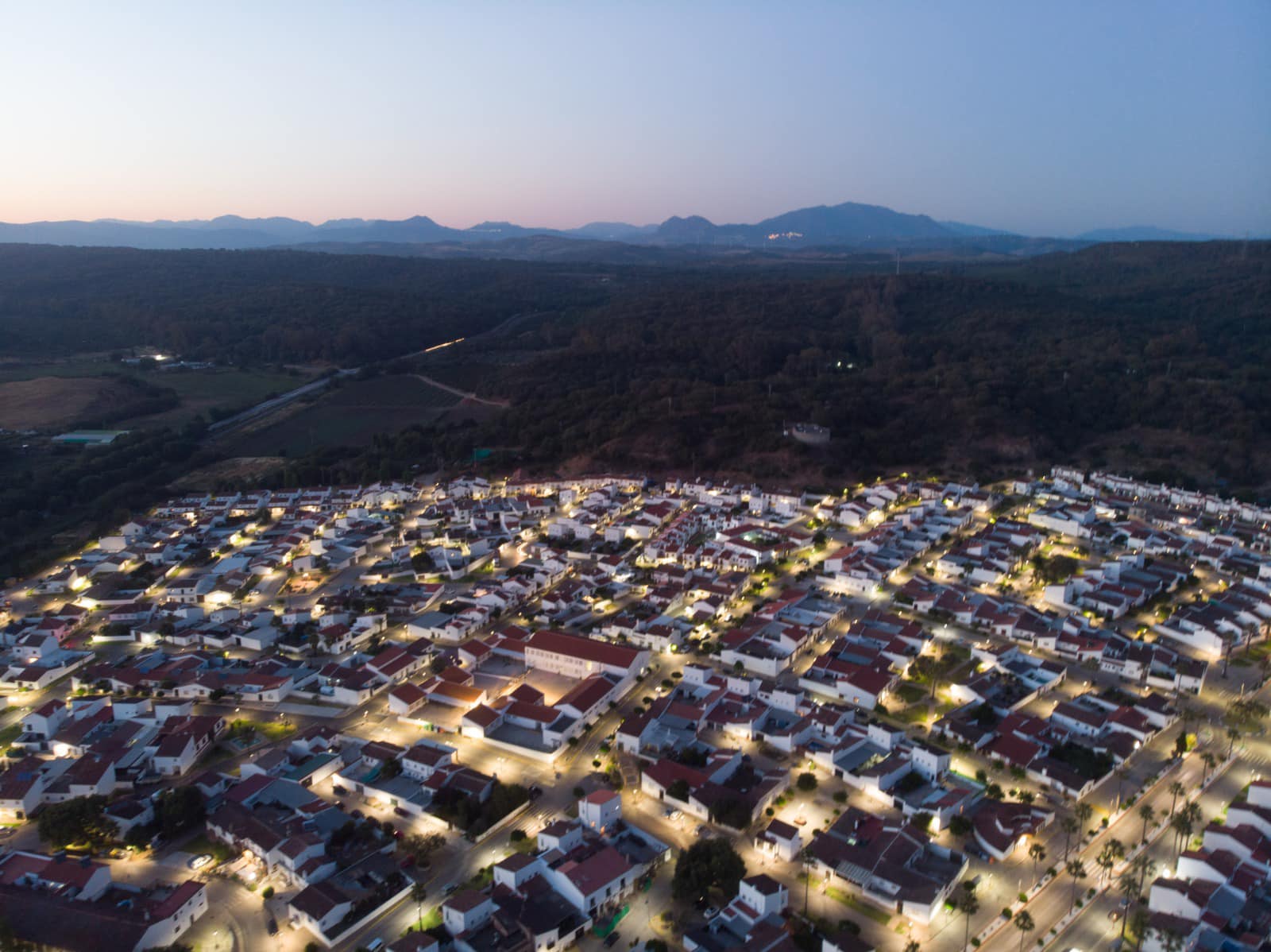 Castellar se queda a oscuras diez horas en la madrugada del martes.