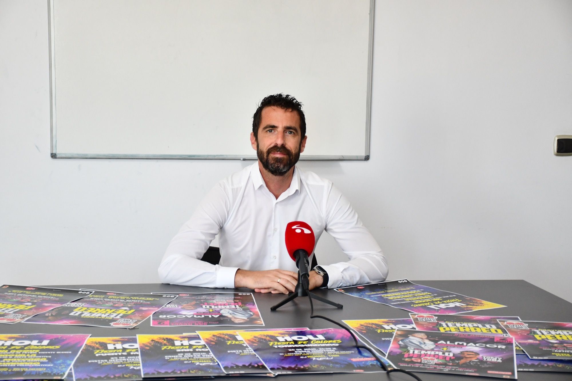 San Roque organiza cuatro fiestas 'holi' y tres nuevas dedicadas al 'perreo' para este verano. 