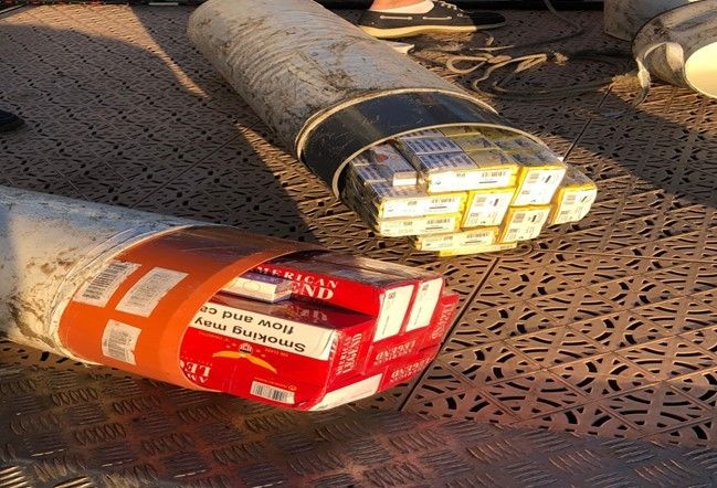 Tabaco incautado por el Servicio de Aduanas de Gibraltar.  Interceptan 720 cajetillas de tabaco en un barco con matrícula española