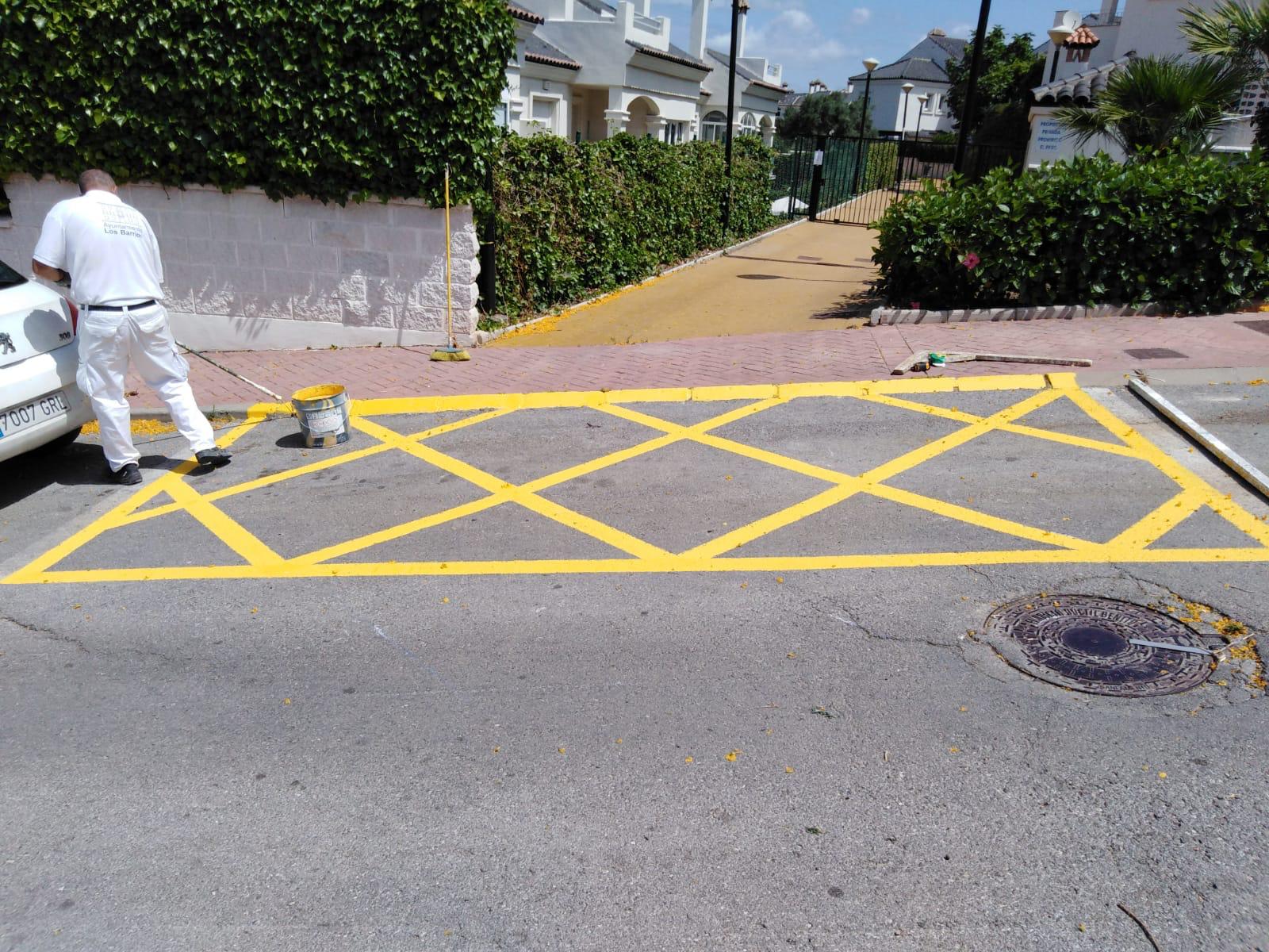 Obras y Servicios acomete diversos trabajos de albañilería y mantenimiento en Los Barrios.