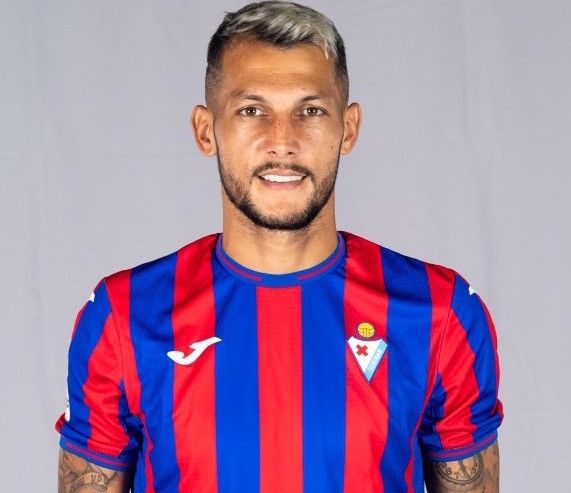El Ayuntamiento de San Roque anuncia el fichaje del sanroqueño 'Stoichkov' por el Alavés de Primera División